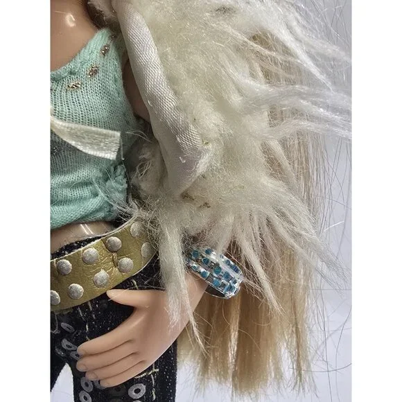 Bratz Talking Cloe Fashion Doll With Base- Base Issues- Read Description - Picture 9 of 16